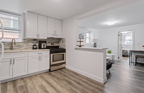 Queens Apartment | New & Spacious ~ Mins to Manhattan, King Beds