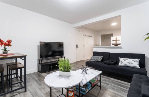 Queens Apartment | New & Spacious ~ Mins to Manhattan, King Beds
