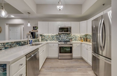 Bluff City Condo | New, SpeedwaySkyview, Penthouse3BR/3BA
