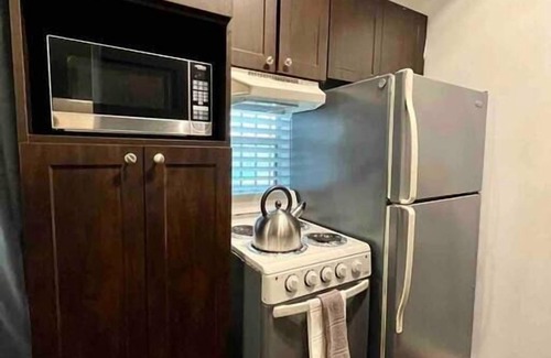 Little Haiti Apartment | New Studio cozy décor min. from beach & Wynwood