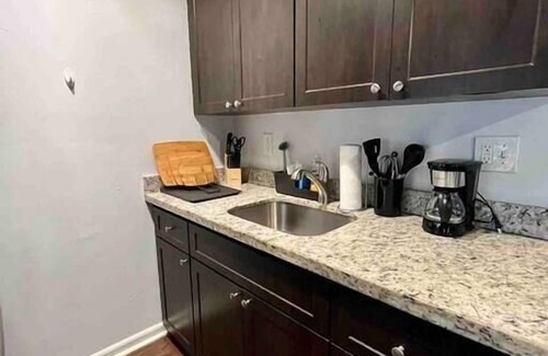 Little Haiti Apartment | New Studio cozy décor min. from beach & Wynwood