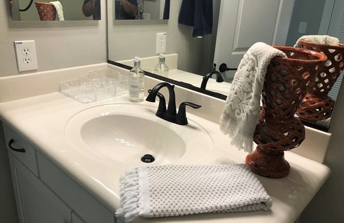 Mesa Apartment | New Studio in East Mesa. Close to Shopping, Hospitals, Mesa Airport