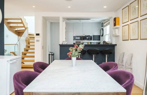 Abingdon House | NEW Stunning 5BD Mews House