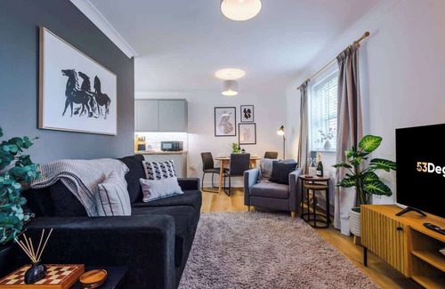 Crewe Apartment | New! Stunning Flat, Perfect for Business, sleeps 3