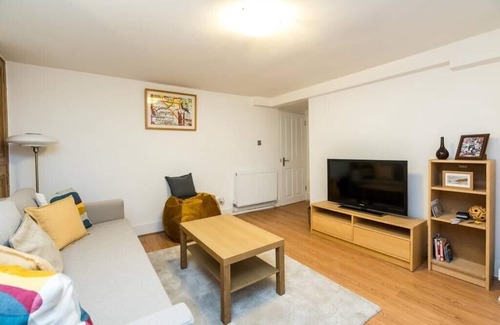 New Cross Apartment | NEW Stylish 1 Bedroom Flat with Garden | London