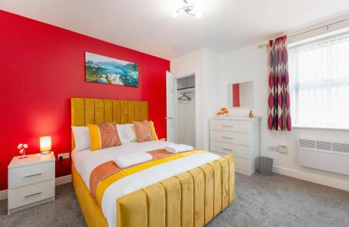 Stockton-on-Tees Apartment | NEW! Stylish 5-Bed Apartment in Stockton-on-tees by Stay With Us, Perfect for Contractors & Large Groups, FREE Parking!