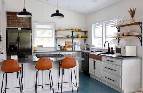 Saugerties House | NEW Stylish Waterfront Retreat - Skiing, Swimming, Hot Tub