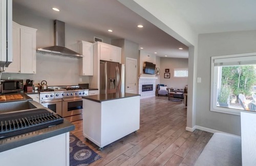 Bay Park House | NEW Super Clean 3 Bed/2 Bath Home - Fully Loaded
