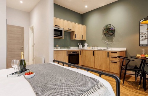 Bournemouth City Centre Apartment | NEW! Superb Studio Apt w/Free Parking & WiFi
