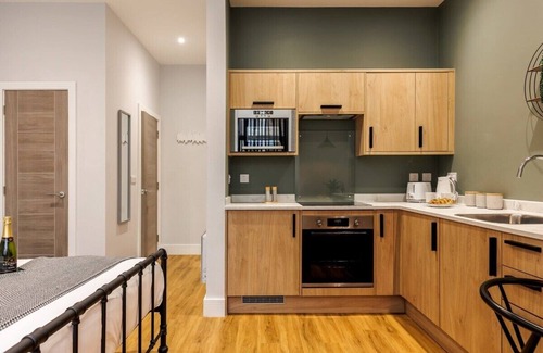 Bournemouth City Centre Apartment | NEW! Superb Studio Apt w/Free Parking & WiFi