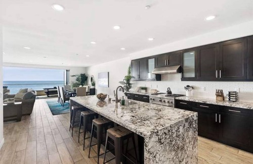 Townsite House | NEW The BEST Beachfront Vacation Villa