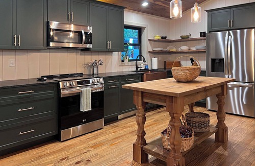 Saluda Cottage | NEW! The Cottage at Whispering Falls: LUXURY & PRIVACY on 7 acres - King beds
