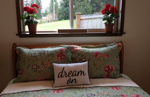 Port Angeles Cottage | NEW! "The Dandelion Cottage, Where Wishes Come True!" Port Angeles, ONP!