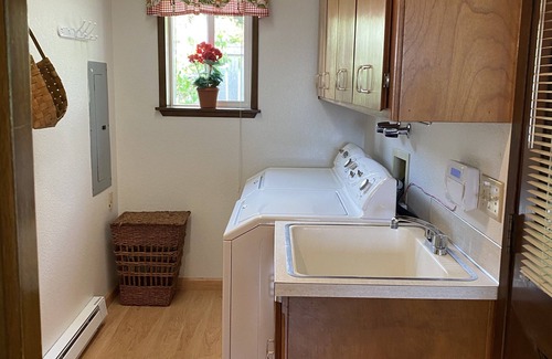 Port Angeles Cottage | NEW! "The Dandelion Cottage, Where Wishes Come True!" Port Angeles, ONP!