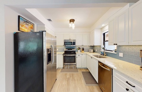 Ridge Wood Heights House | NEW! The Dunes-Private Heated Pool, Hot Tub, Private backyard-5mi to beach