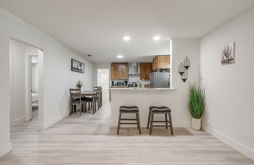 Stephenville House | *NEW* The Round Up | 4BR | Walk to TSU | Downtown