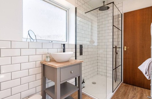 Tremorfa House | New to the Cardiff short term/holiday letting market for 2023!