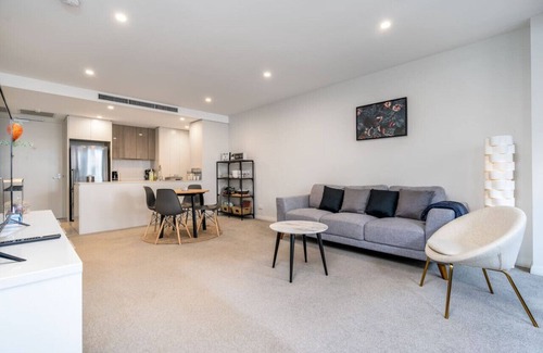 Barton Apartment | New to VRBO: 2BR apt in Governor Place: 4 mins to Foreshore!
