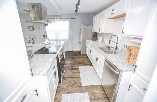 Cedar Lane House | NEW to VRBO! Minutes to the beach! Family-sized Home w/creek views & fishing!