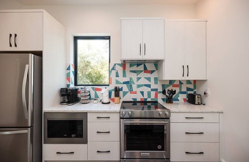 Wilmington House | NEW Townhome with TURF ROOFTOP and Games in Heart of Wilmington! Unit A