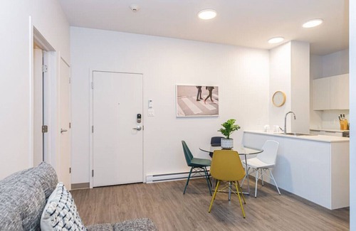 Plateau Mont Royal Apartment | New Urban and Well Located 1 Bedroom Apartment by Denstays
