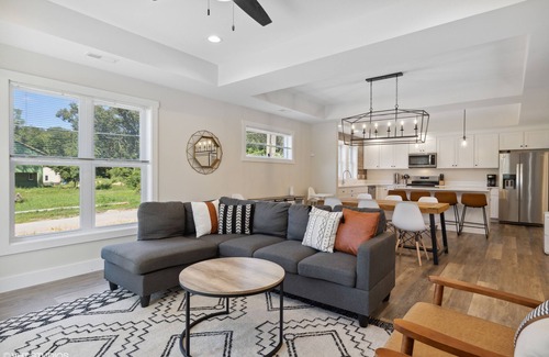 Michigan City House | New Vacation Home - 4 Bed/3 Bath w/Hot Tub & Fire pit - 5 min to beach