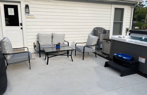 Michigan City House | New Vacation Home - 4 Bed/3 Bath w/Hot Tub & Fire pit - 5 min to beach