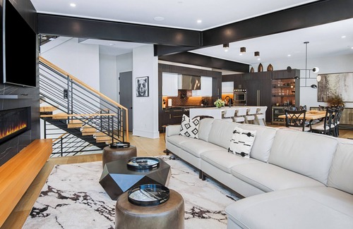 Vail Ski Chalet | New Vail Chalet. 5 BR, 5 Bath. Spectacular views Easy access to free shuttle bus