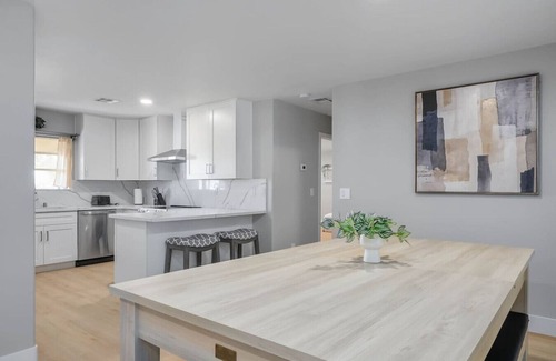 Arden House | New! Vegas Pool Paradise 4BR BBQ Sleeps 14