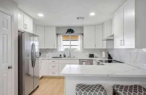 Arden House | New! Vegas Pool Paradise 4BR BBQ Sleeps 14