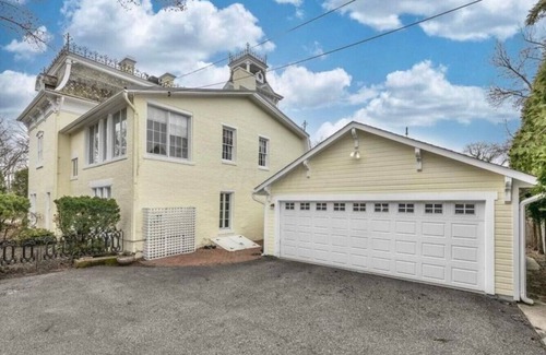 Lancaster House | New! Victorian Mansion Downtown