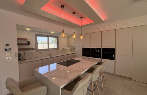Frejus Villa | New villa of 240m2, luxury accommodations, swimming pool, 4 suites, great comfort, 10 minutes from exceptional beaches