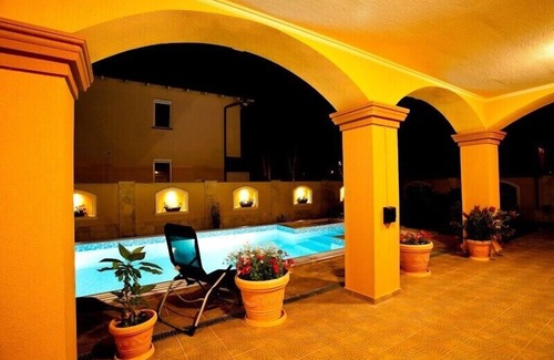 Siofok Aranypart Villa | New villa with air conditioner in Siofok with large pool, just 100m from beach