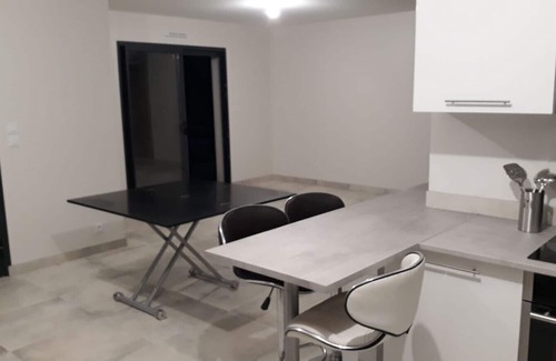 Bouzigues Villa | New - Villa with Jacuzzi Bouzigues near Etang de Thau and village center