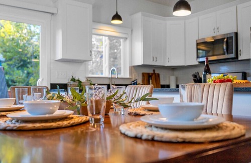 Asheville House | *NEW* Walk To AVL|Sauna|Hot Tub|Cinema