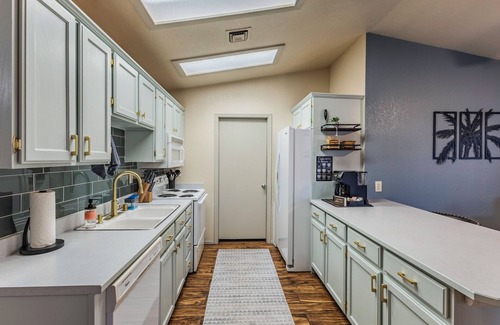 Lake Havasu City House | NEW~Walk to Lake~Pool~Boat Parking~Close to Launch Ramp~Pets~King Bed~EV