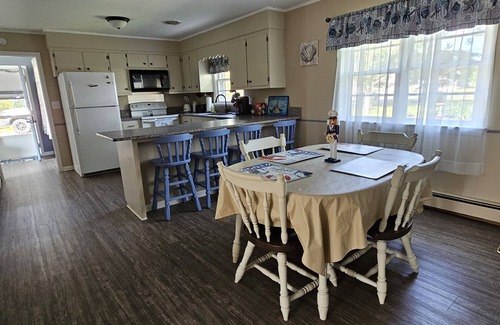 Cambridge House | New Waterfront! Drop Anchor on Brannocks Bay. An Amazing waterfront retreat!