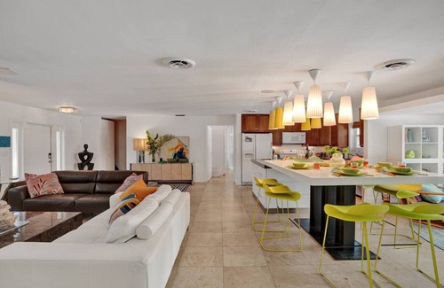 North Corals House | New! Waterfront Heated Pool, Pier, 2mi to Beach