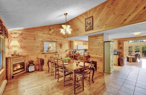 Long Pond House | NEW- Wild Fox Retreat: Lake Front, Hot Tub, Sauna, Game Room