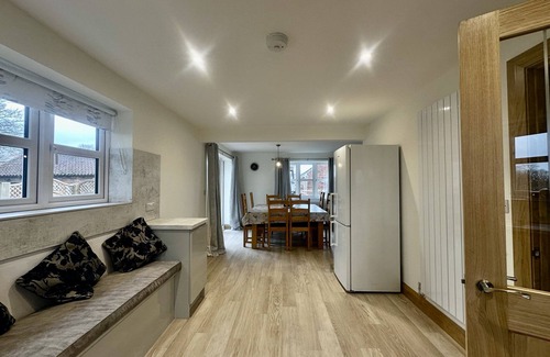 Burgh le Marsh Cottage | New Willow Cottage - 5 bedroom, sleeping 11