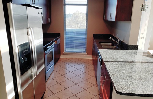 Home Park Apartment | New York Ave. Downtown