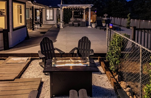 Mariposa House | New Yosemite Luxe Family-Theater-Sauna-Spa-EV-Poker Table-Game Room-Pool table