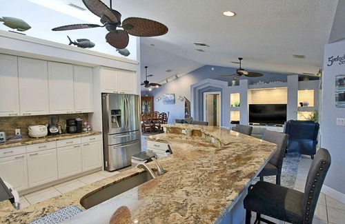 Venetian Shores Villa | NewBeautifulCanal Home Snake Creek with Bay&Ocean Access Tiki&Pool 100ft Dockage
