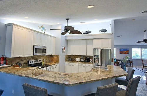 Venetian Shores Villa | NewBeautifulCanal Home Snake Creek with Bay&Ocean Access Tiki&Pool 100ft Dockage