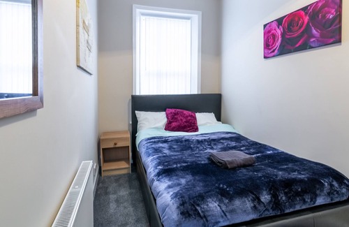 Gateshead House | Newcastle 6 Bedroom Victorian house