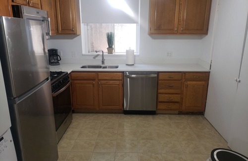 Saratoga Springs Apartment | Newer Cosy 1 BR Basement Apartment in Saratoga Springs - 2 Mins Drive To Track