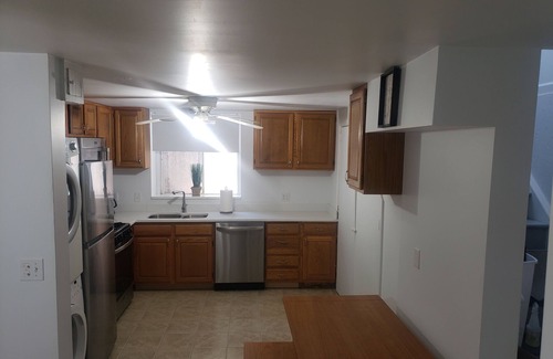 Saratoga Springs Apartment | Newer Cosy 1 BR Basement Apartment in Saratoga Springs - 2 Mins Drive To Track