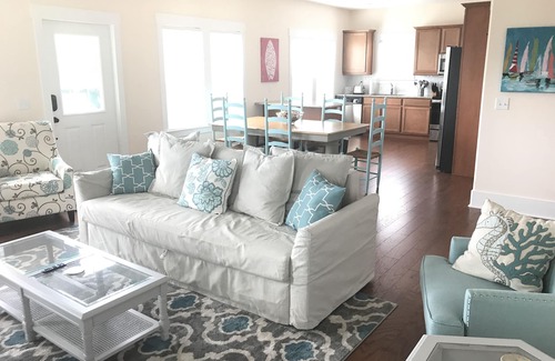 North Carolina Coast House | Newer home 2 blocks from downtown Carolina Beach
