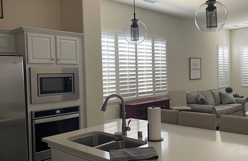 Clovis House | Newer, Modern 3BR Home w/Amazing Pool, & Backyard Retreat/Central AC and Heat