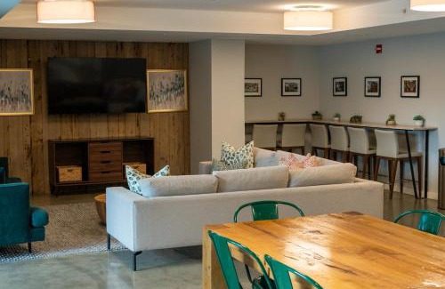 Hoboken Apartment | Newluxe 2bd2ba W Pool & More